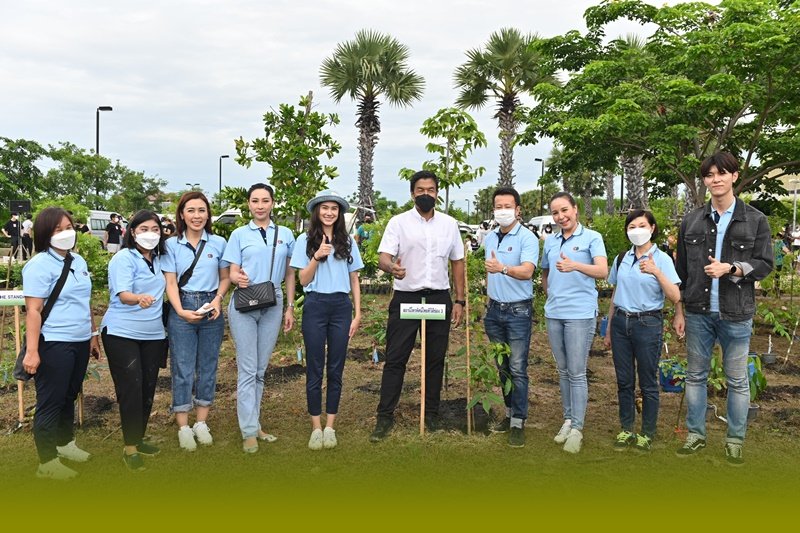 Channel 3 joined force “Kick off, the Bangkok Governor challenges the media to plant a million trees” Campaign